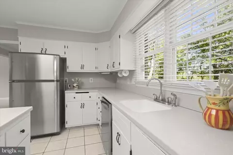 Kitchen - 8208 Glendale Dr, Frederick, MD 21702 photo 4 of 6