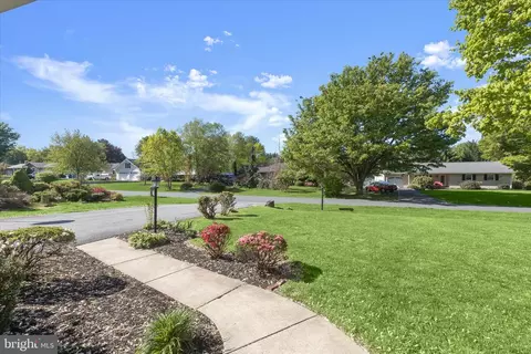 Exterior - 8208 Glendale Dr, Frederick, MD 21702 photo 3 of 17