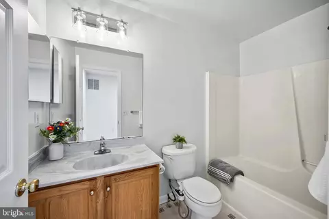 1002 Eastbourne Ct, Frederick, MD 21702 photo 16