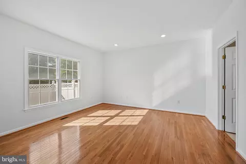 1002 Eastbourne Ct, Frederick, MD 21702 photo 10