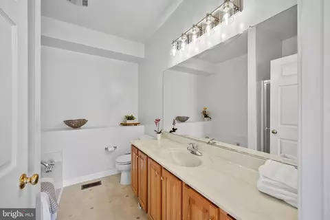 1002 Eastbourne Ct, Frederick, MD 21702 photo 11