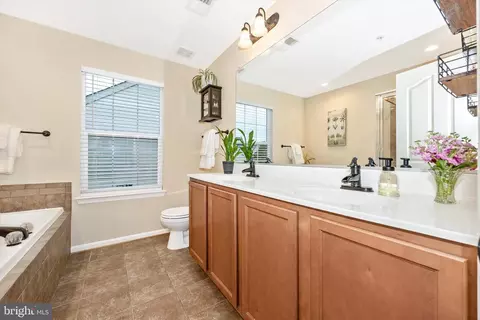 Bath - 1133 Wilcox Ct, Frederick, MD 21702 photo 1 of 3