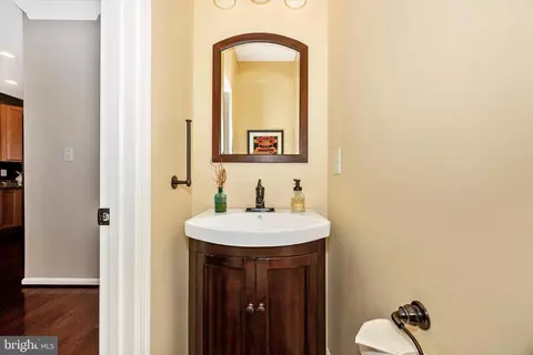 Entry Way - 1133 Wilcox Ct, Frederick, MD 21702 photo 2 of 5