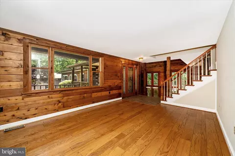 Living - 4509 Shaff Ln, Frederick, MD 21703 photo 4 of 7