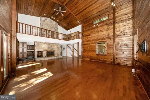 Living - 4509 Shaff Ln, Frederick, MD 21703 photo 2 of 7