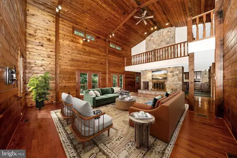 Living - 4509 Shaff Ln, Frederick, MD 21703 photo 1 of 7
