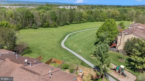 View/Area - 8286 Waterside Ct, Frederick, MD 21701 photo 5 of 9
