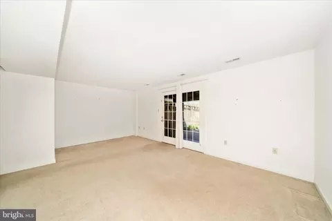 Living - 8286 Waterside Ct, Frederick, MD 21701 photo 5 of 6