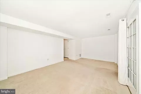 Living - 8286 Waterside Ct, Frederick, MD 21701 photo 6 of 6