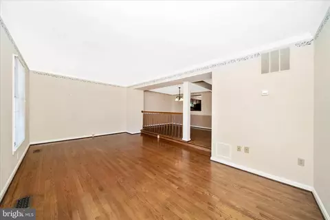 Living - 8286 Waterside Ct, Frederick, MD 21701 photo 2 of 6