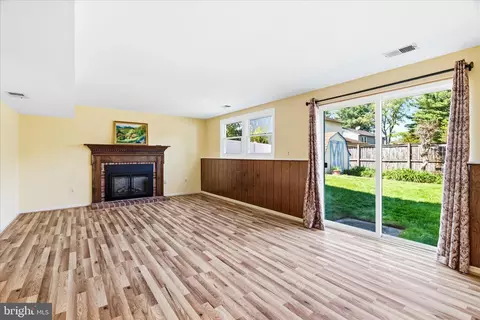 Living - 1323 Butterfly Ln, Frederick, MD 21703 photo 4 of 8