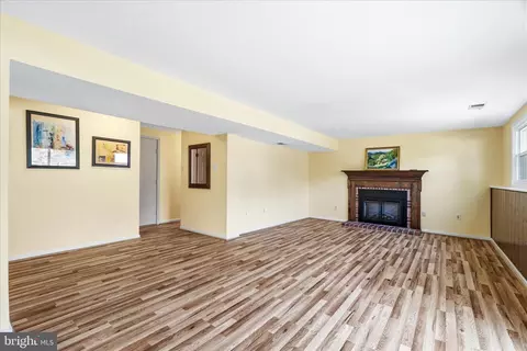 Living - 1323 Butterfly Ln, Frederick, MD 21703 photo 5 of 8