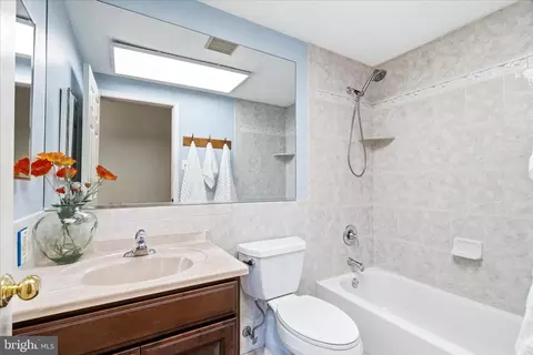 Bath - 1323 Butterfly Ln, Frederick, MD 21703 photo 2 of 2