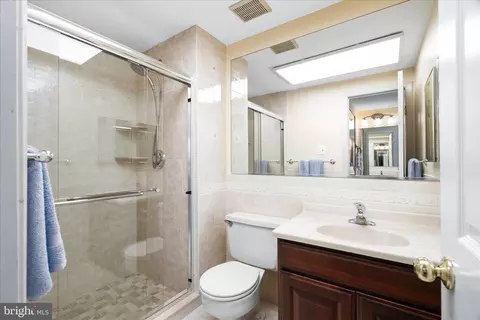 Bath - 1323 Butterfly Ln, Frederick, MD 21703 photo 1 of 2