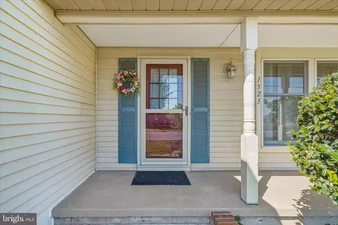 Exterior - 1323 Butterfly Ln, Frederick, MD 21703 photo 2 of 8