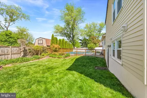 Exterior - 1323 Butterfly Ln, Frederick, MD 21703 photo 5 of 8
