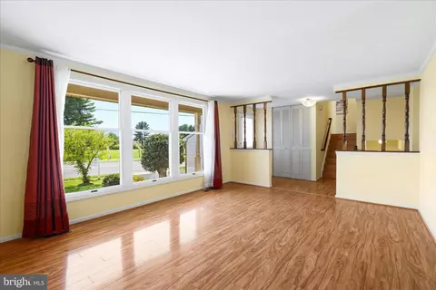 Living - 1323 Butterfly Ln, Frederick, MD 21703 photo 2 of 8