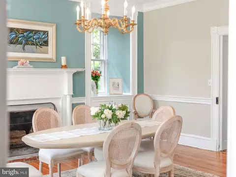 Dining - 11346 Lorien Ct, Frederick, MD 21701 photo 2 of 4
