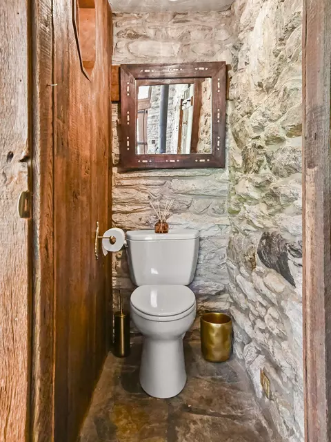 Bath - 11346 Lorien Ct, Frederick, MD 21701 photo 1 of 6