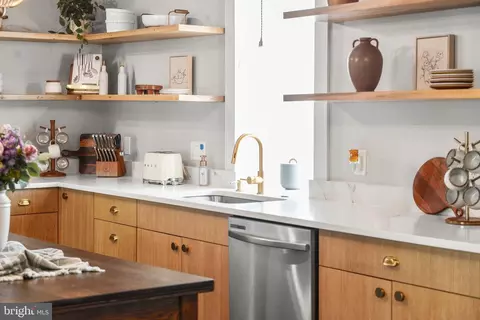 Kitchen - 11346 Lorien Ct, Frederick, MD 21701 photo 6 of 6