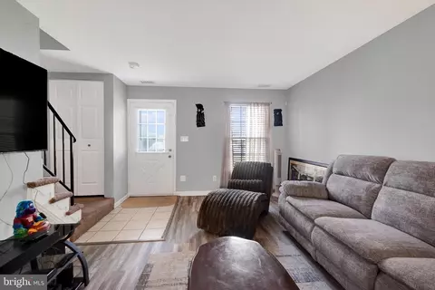 1112 Providence Ct, Frederick, MD 21703
