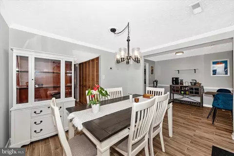Dining - 6934 Doublebrand Ct, Frederick, MD 21703 photo 4 of 7