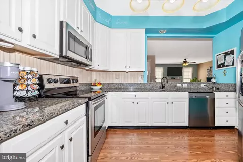 Kitchen - 1005 Eastbourne Ter, Frederick, MD 21702 photo 5 of 6