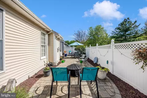 Exterior - 1005 Eastbourne Ter, Frederick, MD 21702 photo 5 of 8