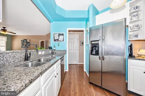 Kitchen - 1005 Eastbourne Ter, Frederick, MD 21702 photo 3 of 6