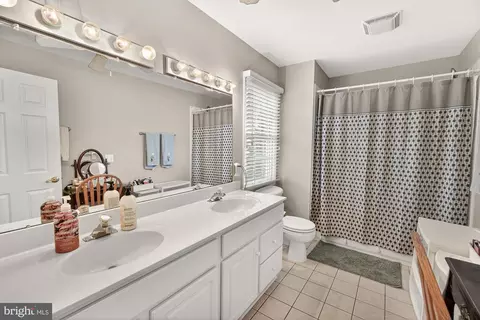 Bath - 2094 E Greenleaf Dr, Frederick, MD 21702 photo 2 of 3