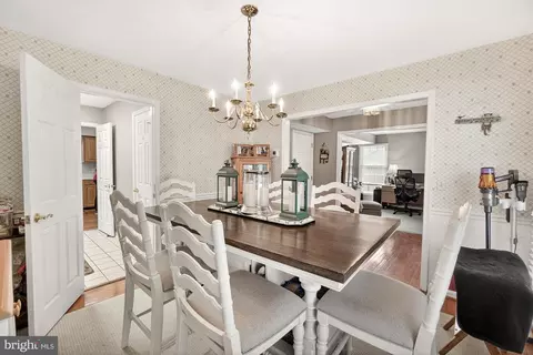 Dining - 2094 E Greenleaf Dr, Frederick, MD 21702 photo 2 of 3