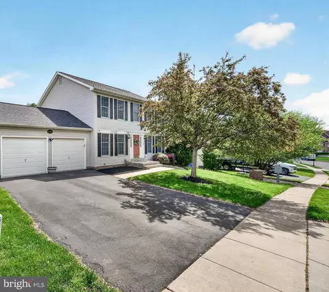 2094 E Greenleaf Dr, Frederick, MD 21702