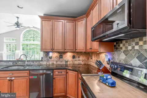 Kitchen - 6355 Bannister Dr, Frederick, MD 21701 photo 4 of 6