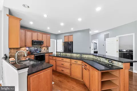 Kitchen - 6355 Bannister Dr, Frederick, MD 21701 photo 5 of 6