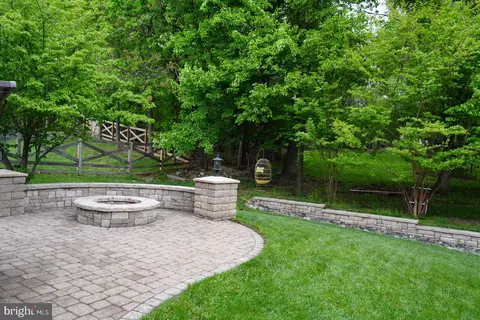 Exterior - 6355 Bannister Dr, Frederick, MD 21701 photo 9 of 11