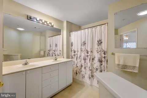 Bath - 593 Cawley Dr #3A, Frederick, MD 21703 photo 2 of 2