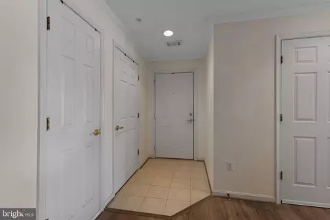 Entry Way - 593 Cawley Dr #3A, Frederick, MD 21703 photo 4 of 10