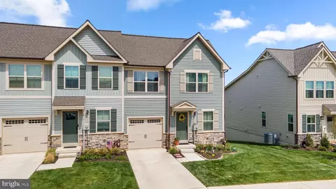 Exterior - 2472 Silver Leaf Dr, Frederick, MD 21702 photo 2 of 4