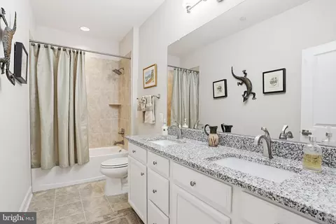 Bath - 3816 Fulham Rd, Frederick, MD 21704 photo 2 of 3