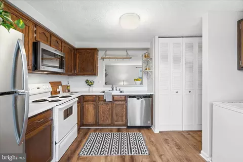 Kitchen - 519 Beebe Ct, Frederick, MD 21703 photo 2 of 3