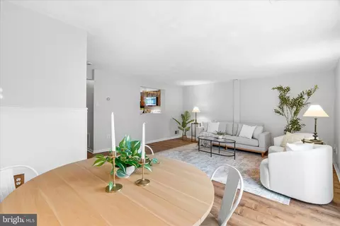 Living - 519 Beebe Ct, Frederick, MD 21703 photo 4 of 4