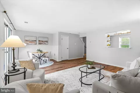 Living - 519 Beebe Ct, Frederick, MD 21703 photo 3 of 4
