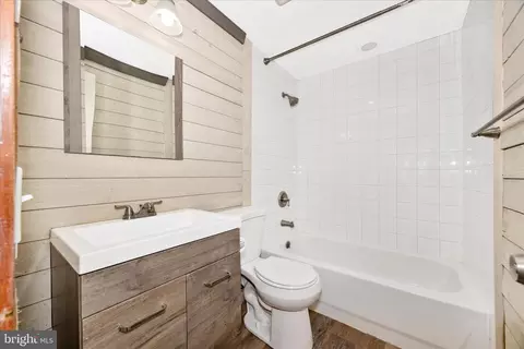 Bath - 1667 Colonial Way, Frederick, MD 21702 photo 1 of 3