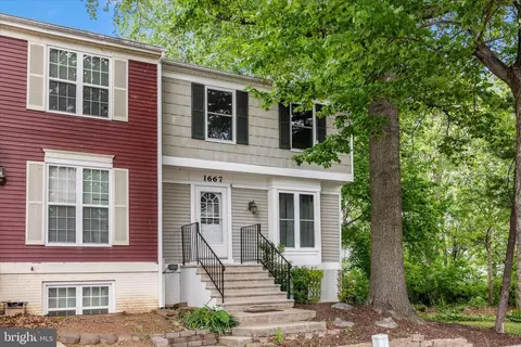 1667 Colonial Way, Frederick, MD 21702
