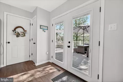Entry Way - 98 Pleasonton Ct, Frederick, MD 21702 photo 5 of 9