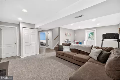 Entry Way - 98 Pleasonton Ct, Frederick, MD 21702 photo 8 of 9