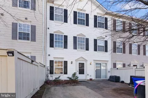 1013 Robin Hill Ter, Frederick, MD 21702