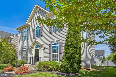 Exterior - 1902 Regiment Way, Frederick, MD 21702 photo 3 of 6