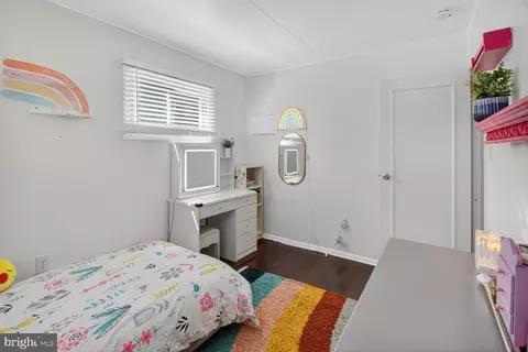 Bedroom - 613 Charles St, Frederick, MD 21701 photo 5 of 8