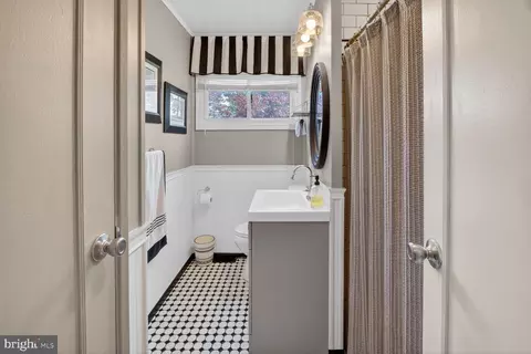 Bath - 613 Charles St, Frederick, MD 21701 photo 1 of 2
